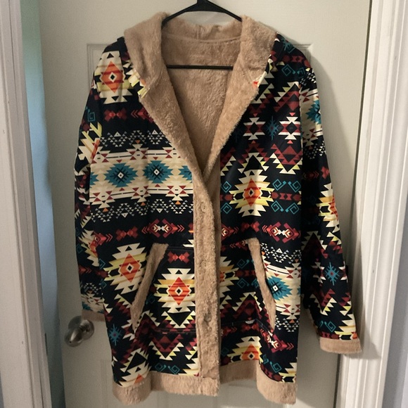 NWOT Aztec Pattern Southwest Design LightWeight Button Down Fleece Lined Jjacket - Picture 5 of 14